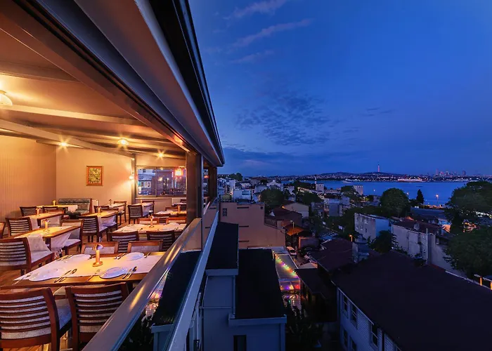 Azade Premier Hotel